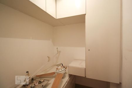 Apartamento à venda com 116m², 3 quartos e 2 vagas Apartamento à venda com 116m², 3 quartos e 2 vagasQuarto de Serviço