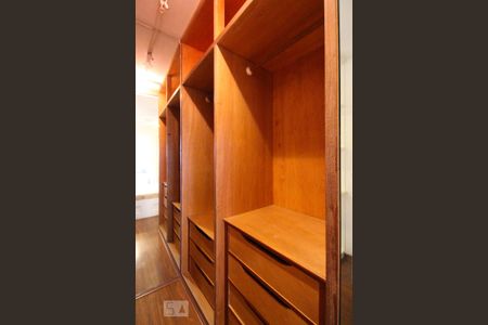 Apartamento à venda com 116m², 3 quartos e 2 vagas Apartamento à venda com 116m², 3 quartos e 2 vagasCloset da Suíte