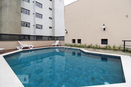 Apartamento à venda com 116m², 3 quartos e 2 vagas Apartamento à venda com 116m², 3 quartos e 2 vagasÁrea comum - Piscina