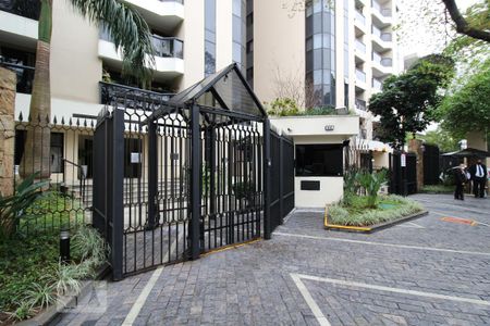 Apartamento à venda com 116m², 3 quartos e 2 vagas Apartamento à venda com 116m², 3 quartos e 2 vagasFachada