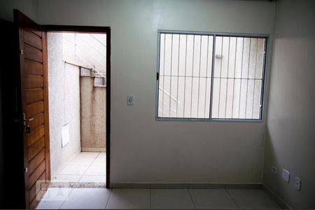 Sala de casa para alugar com 2 quartos, 69m² em Cidade Líder, São Paulo