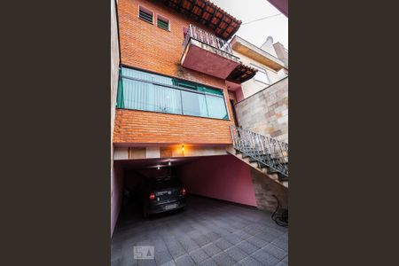 Casa à venda com 250m², 3 quartos e 5 vagas Casa à venda com 250m², 3 quartos e 5 vagasFachada