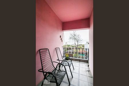 Casa à venda com 250m², 3 quartos e 5 vagas Casa à venda com 250m², 3 quartos e 5 vagasVaranda da Suíte