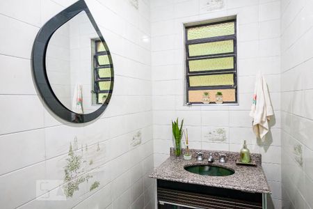 Casa à venda com 250m², 3 quartos e 5 vagas Casa à venda com 250m², 3 quartos e 5 vagasLavabo