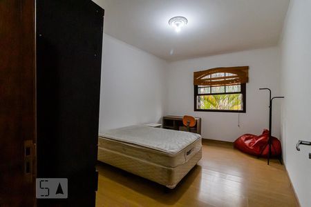 Casa à venda com 450m², 6 quartos e 4 vagasQuarto 1 andar superior