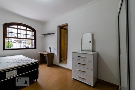 Casa à venda com 450m², 6 quartos e 4 vagasSuíte 2 andar superior