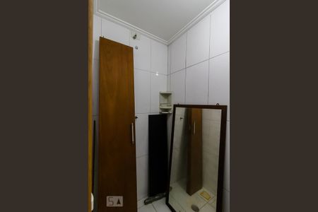 Casa à venda com 450m², 6 quartos e 4 vagasBanheiro da Suíte 4 do andar inferior
