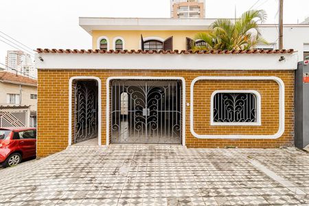 Casa à venda com 450m², 6 quartos e 4 vagasFachada