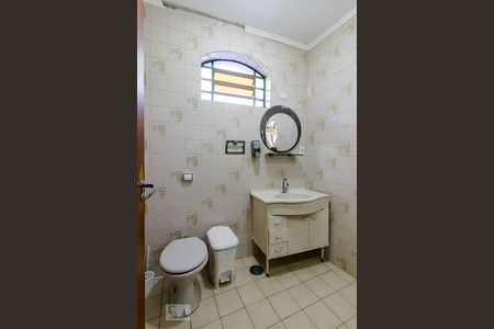 Casa à venda com 450m², 6 quartos e 4 vagasBanheiro andar superior