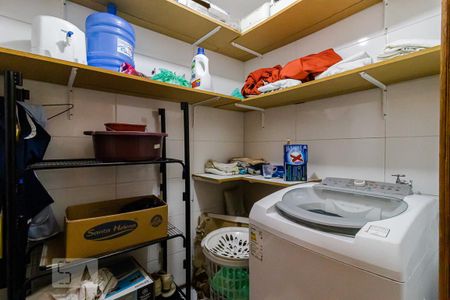 Casa à venda com 450m², 6 quartos e 4 vagasLavanderia