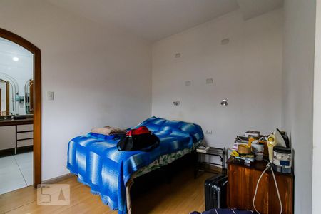 Casa à venda com 450m², 6 quartos e 4 vagasSuíte 1 andar superior