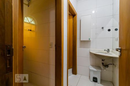 Casa à venda com 450m², 6 quartos e 4 vagasBanheiro da Suíte 2 andar superior