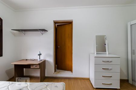 Casa à venda com 450m², 6 quartos e 4 vagasSuíte 2 andar superior