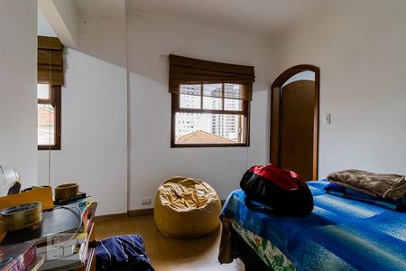 Casa à venda com 450m², 6 quartos e 4 vagasSuíte 1 andar superior