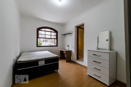 Casa à venda com 450m², 6 quartos e 4 vagasSuíte 2 andar superior