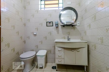 Casa à venda com 450m², 6 quartos e 4 vagasBanheiro andar superior