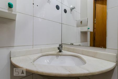 Casa à venda com 450m², 6 quartos e 4 vagasBanheiro da Suíte 2 andar superior