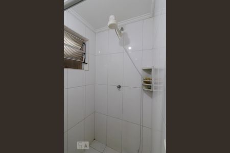 Casa à venda com 450m², 6 quartos e 4 vagasBanheiro da Suíte 4 do andar inferior