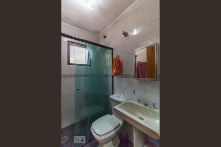 Casa à venda com 300m², 4 quartos e 3 vagas Casa à venda com 300m², 4 quartos e 3 vagasQuarto 2 - Banheiro