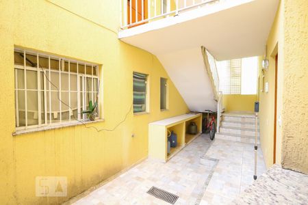 Vista do Quarto e Sala de kitnet/studio para alugar com 1 quarto, 30m² em Vila Zat, São Paulo