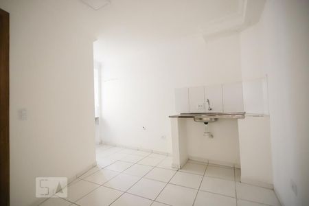 Cozinha de kitnet/studio para alugar com 1 quarto, 30m² em Vila Zat, São Paulo