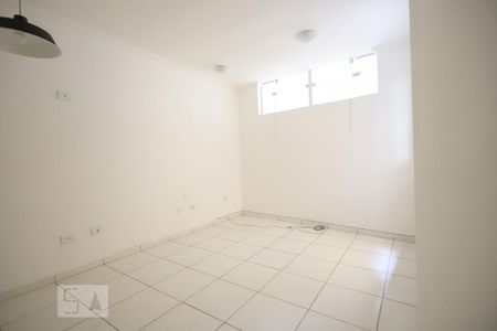 Quarto e Sala de kitnet/studio para alugar com 1 quarto, 30m² em Vila Zat, São Paulo