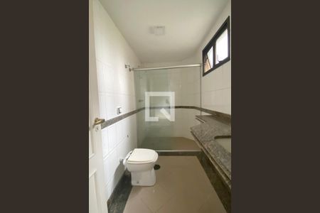 Apartamento à venda com 284m², 4 quartos e 4 vagasBanheiro da Suíte 1