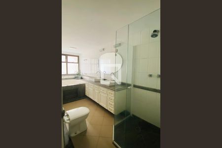 Apartamento à venda com 284m², 4 quartos e 4 vagasBanheiro da Suíte 2