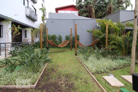 Studio para alugar com 28m², 1 quarto e sem vaga Studio para alugar com 28m², 1 quarto e sem vagaÁrea comum - Piscina