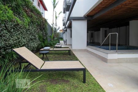 Studio para alugar com 28m², 1 quarto e sem vaga Studio para alugar com 28m², 1 quarto e sem vagaÁrea comum - Piscina