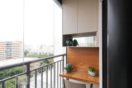 Varanda  de kitnet/studio para alugar com 1 quarto, 28m² em Indianópolis, São Paulo