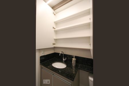 Studio para alugar com 28m², 1 quarto e sem vaga Studio para alugar com 28m², 1 quarto e sem vagaBanheiro