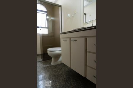 Apartamento à venda com 119m², 3 quartos e 2 vagas Apartamento à venda com 119m², 3 quartos e 2 vagasBanheiro