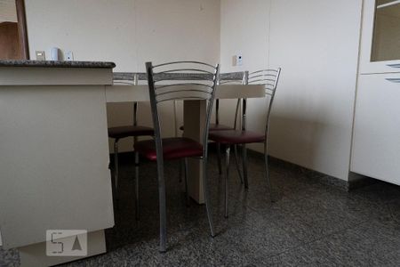 Apartamento à venda com 119m², 3 quartos e 2 vagas Apartamento à venda com 119m², 3 quartos e 2 vagasCozinha