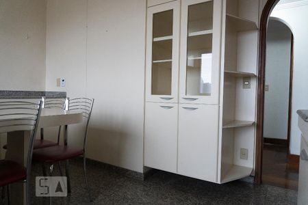 Apartamento à venda com 119m², 3 quartos e 2 vagas Apartamento à venda com 119m², 3 quartos e 2 vagasCozinha
