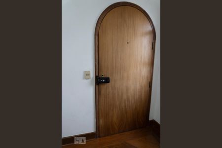 Apartamento à venda com 119m², 3 quartos e 2 vagas Apartamento à venda com 119m², 3 quartos e 2 vagasPorta entrada