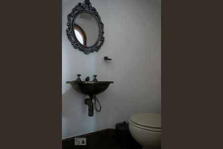 Apartamento à venda com 119m², 3 quartos e 2 vagas Apartamento à venda com 119m², 3 quartos e 2 vagasLavabo