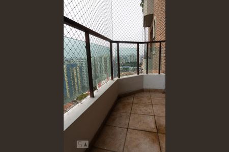 Apartamento à venda com 119m², 3 quartos e 2 vagas Apartamento à venda com 119m², 3 quartos e 2 vagasVaranda