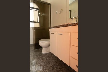 Apartamento à venda com 119m², 3 quartos e 2 vagas Apartamento à venda com 119m², 3 quartos e 2 vagasBanheiro