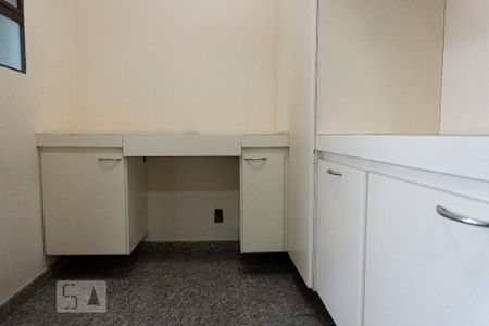 Apartamento à venda com 119m², 3 quartos e 2 vagas Apartamento à venda com 119m², 3 quartos e 2 vagasQuarto de Serviço