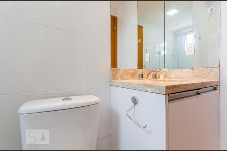 Apartamento para alugar com 77m², 2 quartos e 1 vaga Apartamento para alugar com 77m², 2 quartos e 1 vagaBanheiro suíte 1