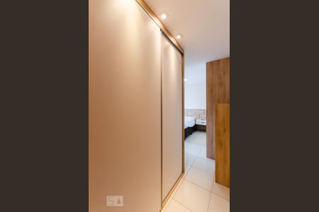 Apartamento para alugar com 77m², 2 quartos e 1 vaga Apartamento para alugar com 77m², 2 quartos e 1 vagaCloset