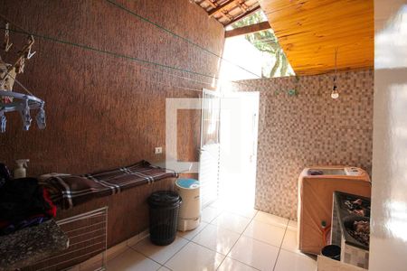 Casa à venda com 257m², 3 quartos e 4 vagasÁrea de Serviço 2