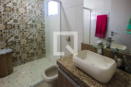 Casa à venda com 257m², 3 quartos e 4 vagasBanheiro da Suíte