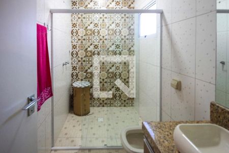 Casa à venda com 257m², 3 quartos e 4 vagasBanheiro da Suíte