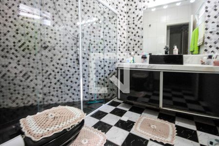 Casa à venda com 257m², 3 quartos e 4 vagasBanheiro da Suíte 02