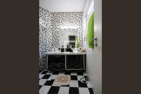 Casa à venda com 257m², 3 quartos e 4 vagasBanheiro da Suíte 02