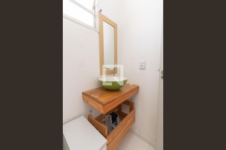 Lavabo de apartamento para alugar com 2 quartos, 90m² em Jardim Santa Terezinha (zona Leste), São Paulo