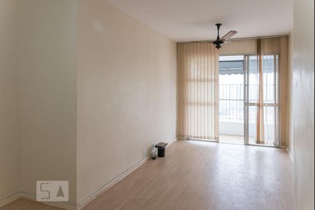 Sala de apartamento para alugar com 2 quartos, 75m² em Praça da Bandeira, Rio de Janeiro