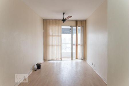 Sala de apartamento para alugar com 2 quartos, 75m² em Praça da Bandeira, Rio de Janeiro